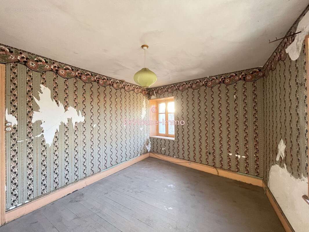 Appartement 300 m² à Escles  - photo 34