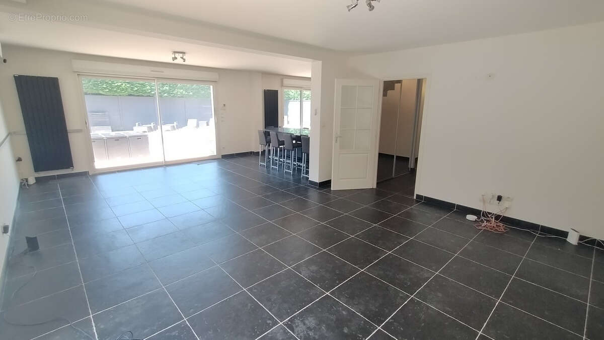 Maison à SAINT-MARTIN-BOULOGNE