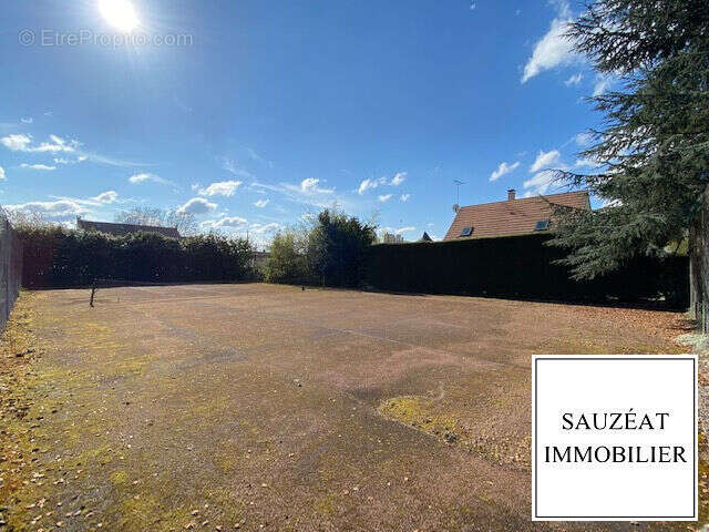 Terrain à VERRIERES-LE-BUISSON