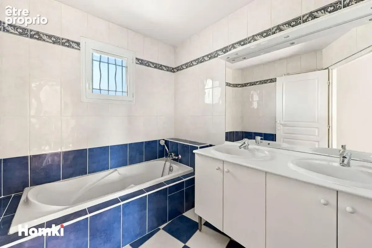 Maison/Villa T4 de 162 m² à Massieux 01600 - photo 17