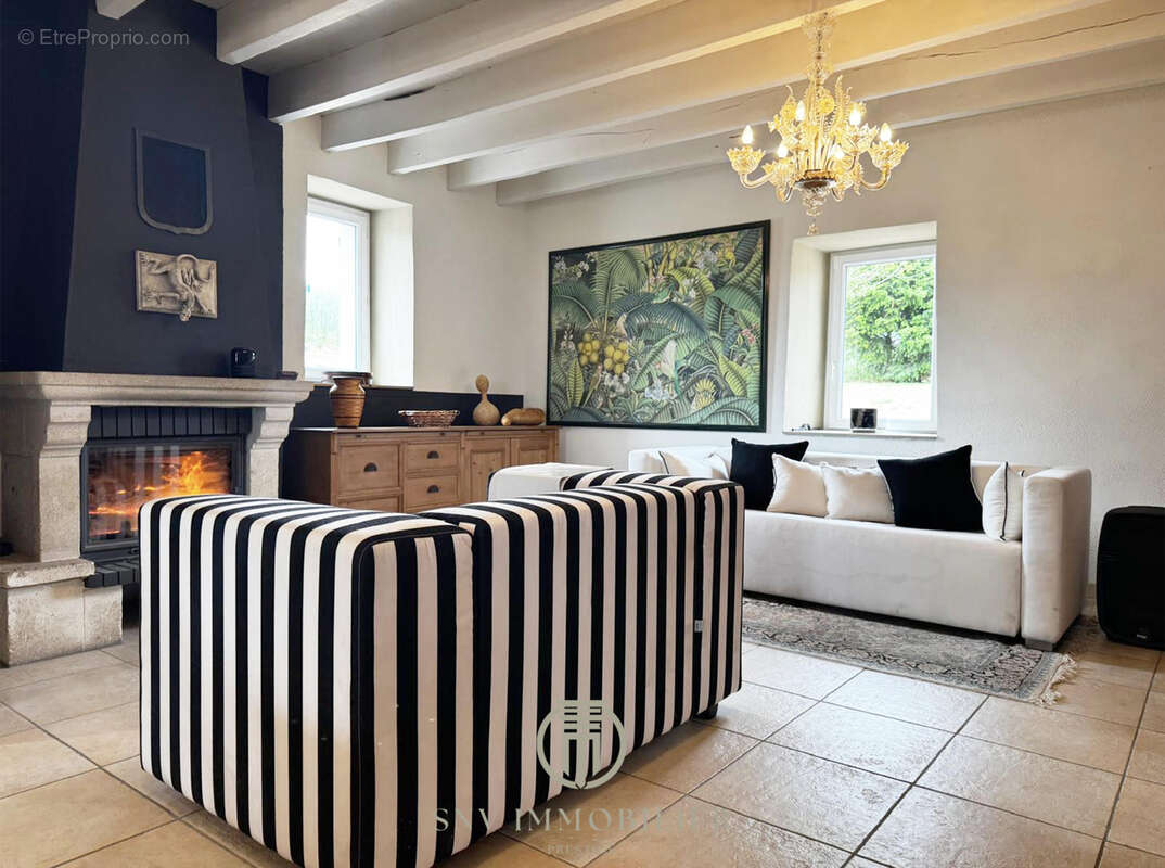 Maison à MONTAIGUET-EN-FOREZ