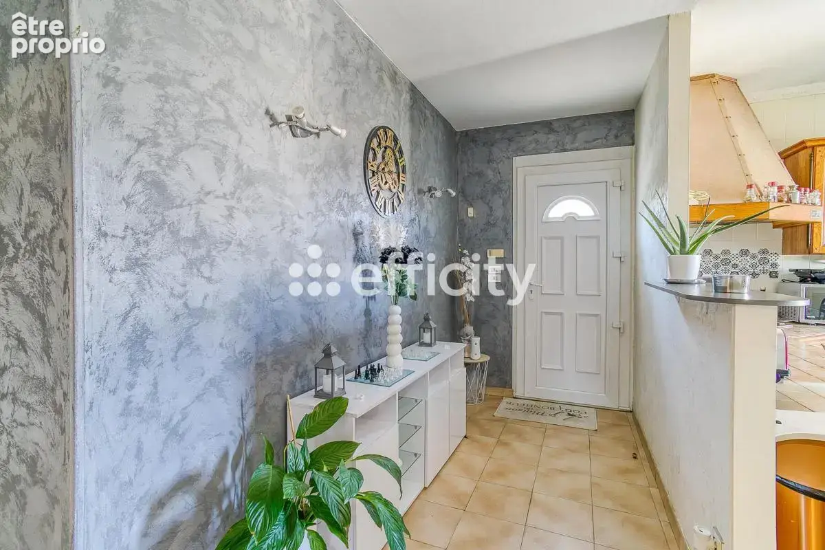 Maison 7 pièces 185 m² à vendre à Saint-Pierre-De-Chandieu (69780) - photo 6