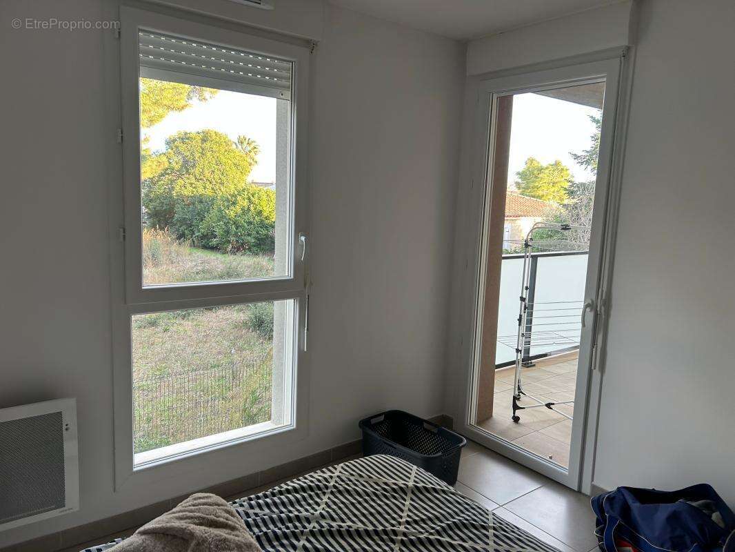 Appartement à GARONS