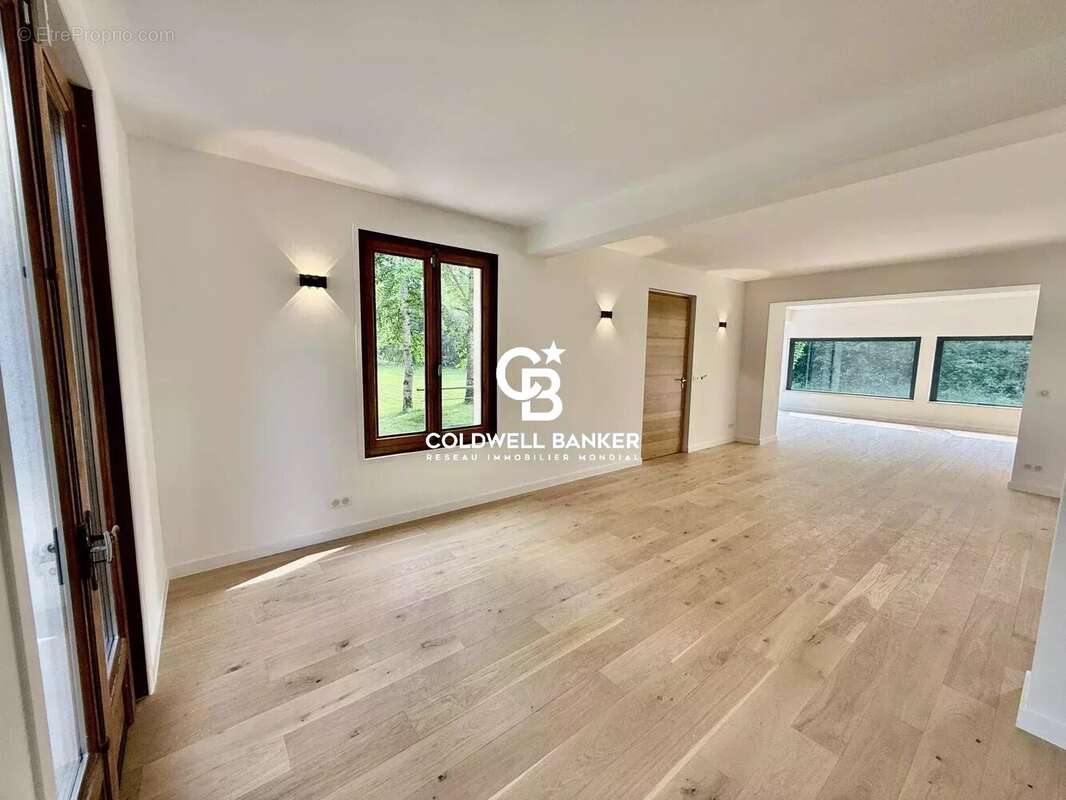 Maison à PREVESSIN-MOENS