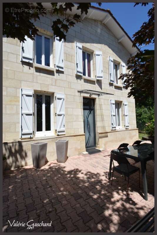 Maison à SAINT-SEURIN-SUR-L'ISLE