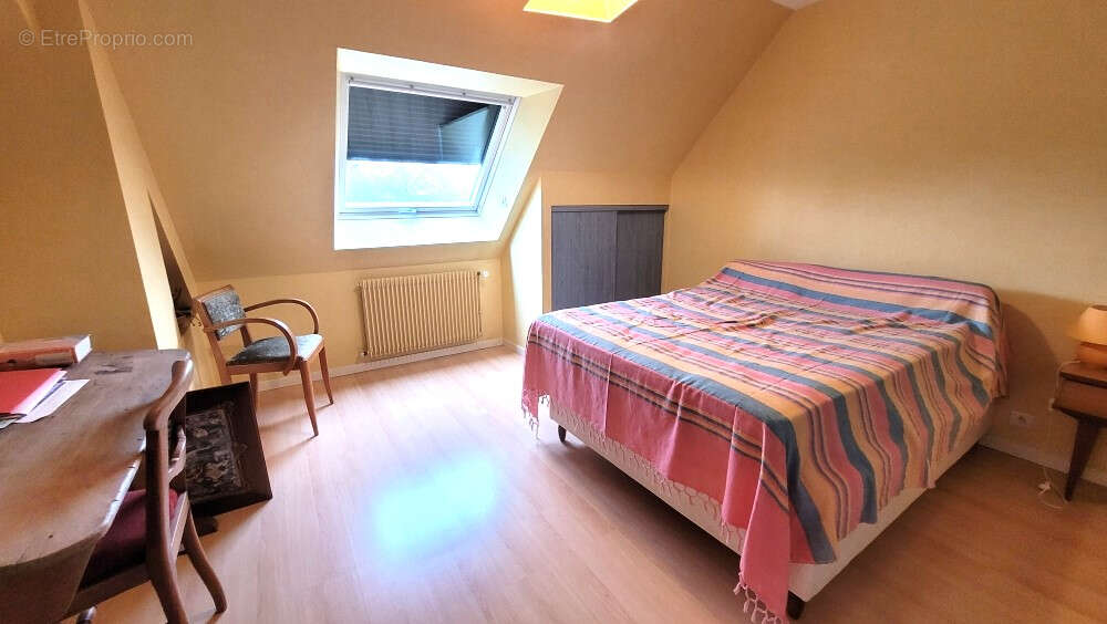 Maison à FEUGUEROLLES-BULLY