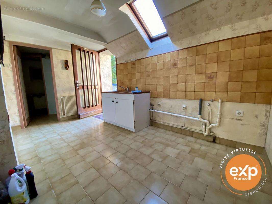 Maison à SAINT-FLOVIER