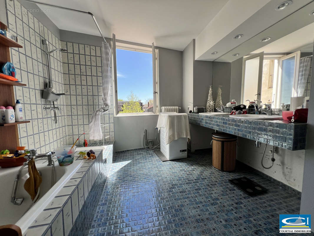 Appartement à TOURNON-SUR-RHONE