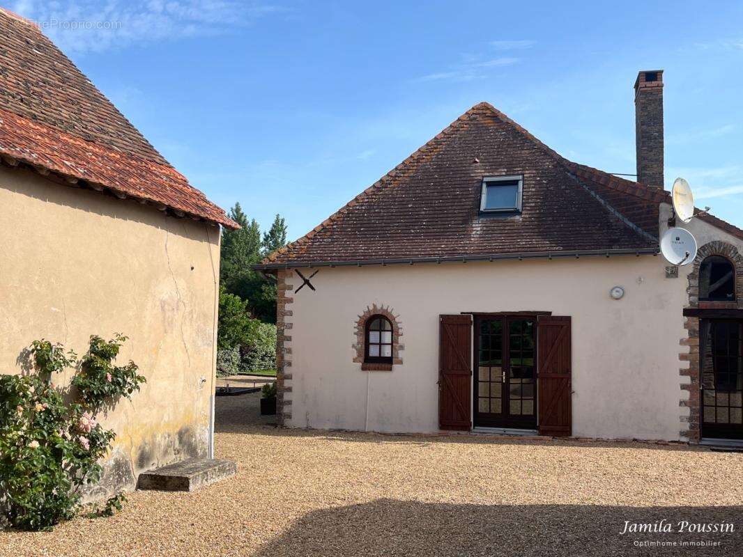 Maison de Campagne (137 m2 - 7 pièces) NOYANT-VILLAGES (49) - photo 5