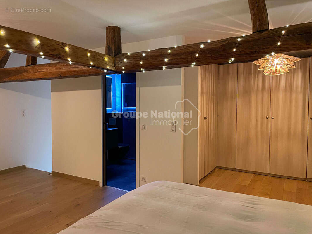 Maison à VILLENEUVE-LES-SABLONS