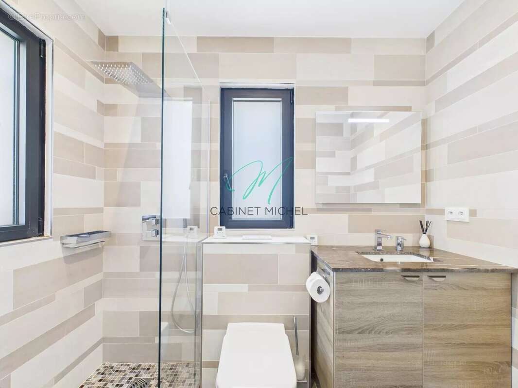 Maison à ROQUEFORT-LES-PINS