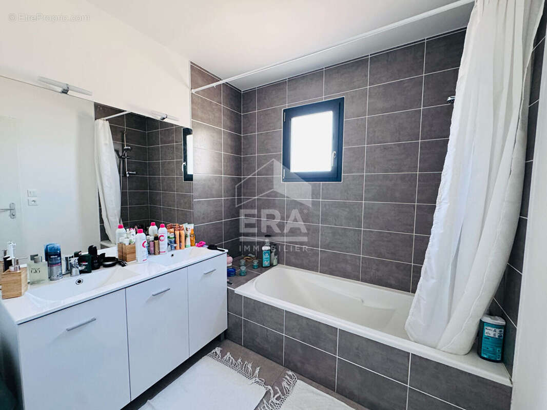 Maison neuve 4 pièces à vendre à La Lande-de-Fronsac (Réf. 3202) - photo 10