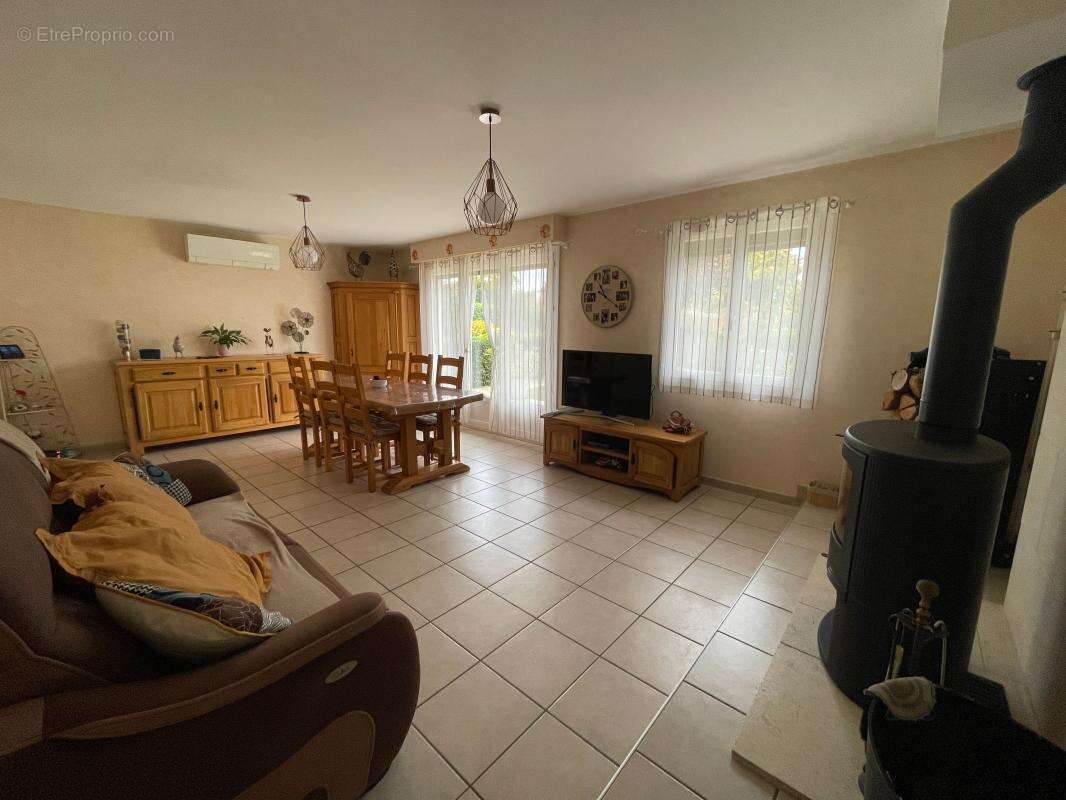 Maison à SAINT-ROMAIN-DE-JALIONAS