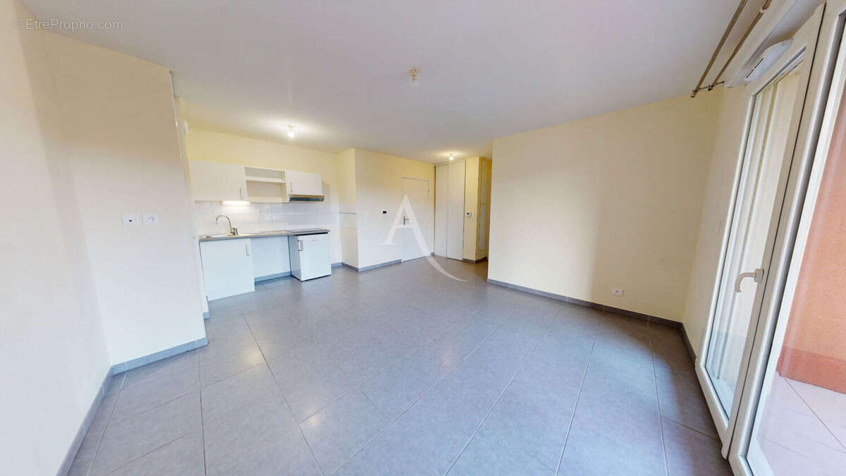 Appartement à LA SALVETAT-SAINT-GILLES