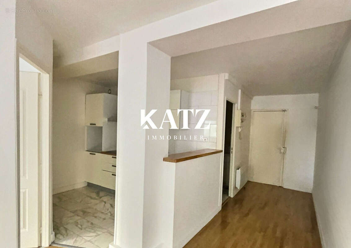 Appartement à PARIS-20E