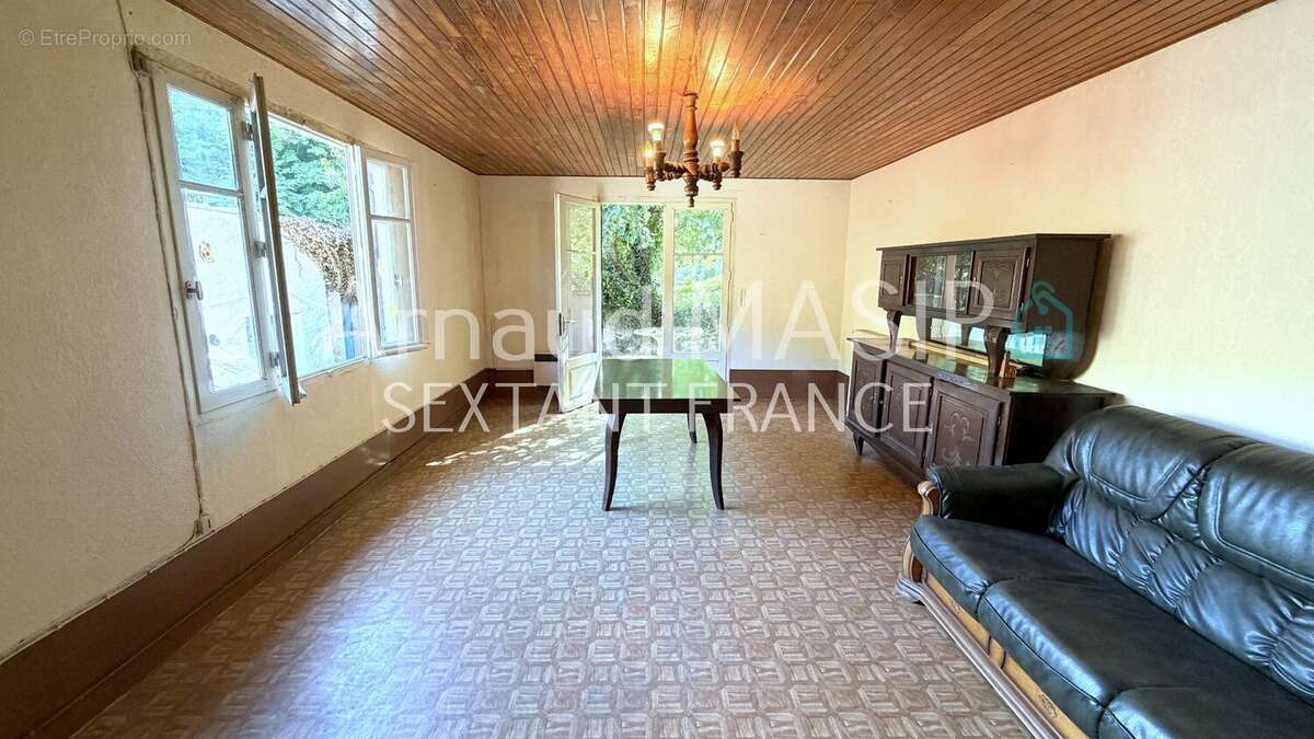 Maison de hameau 4f a renover, 3-ch, jardin, terrasse, grange attenante - photo 4