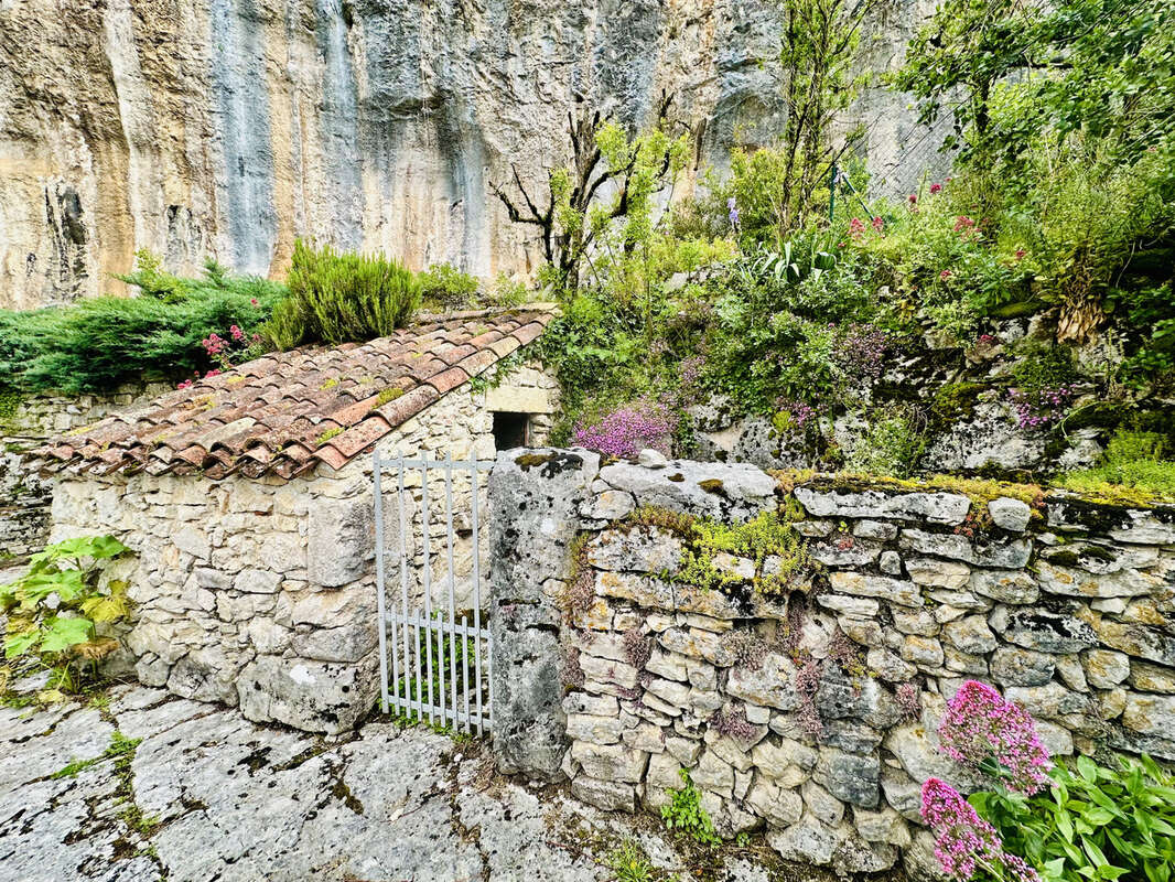Maison à CABRERETS