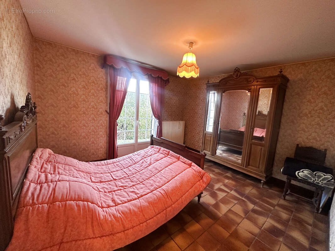 Maison à COURCELLES-SUR-SEINE