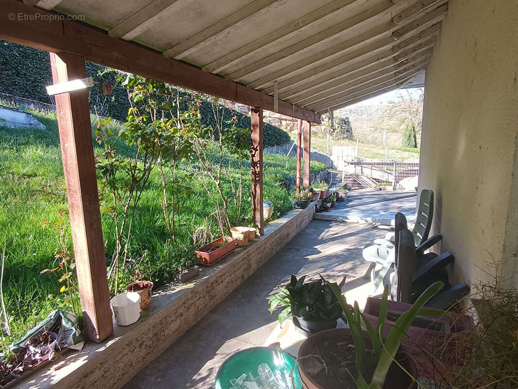 Maison à BAGNAC-SUR-CELE