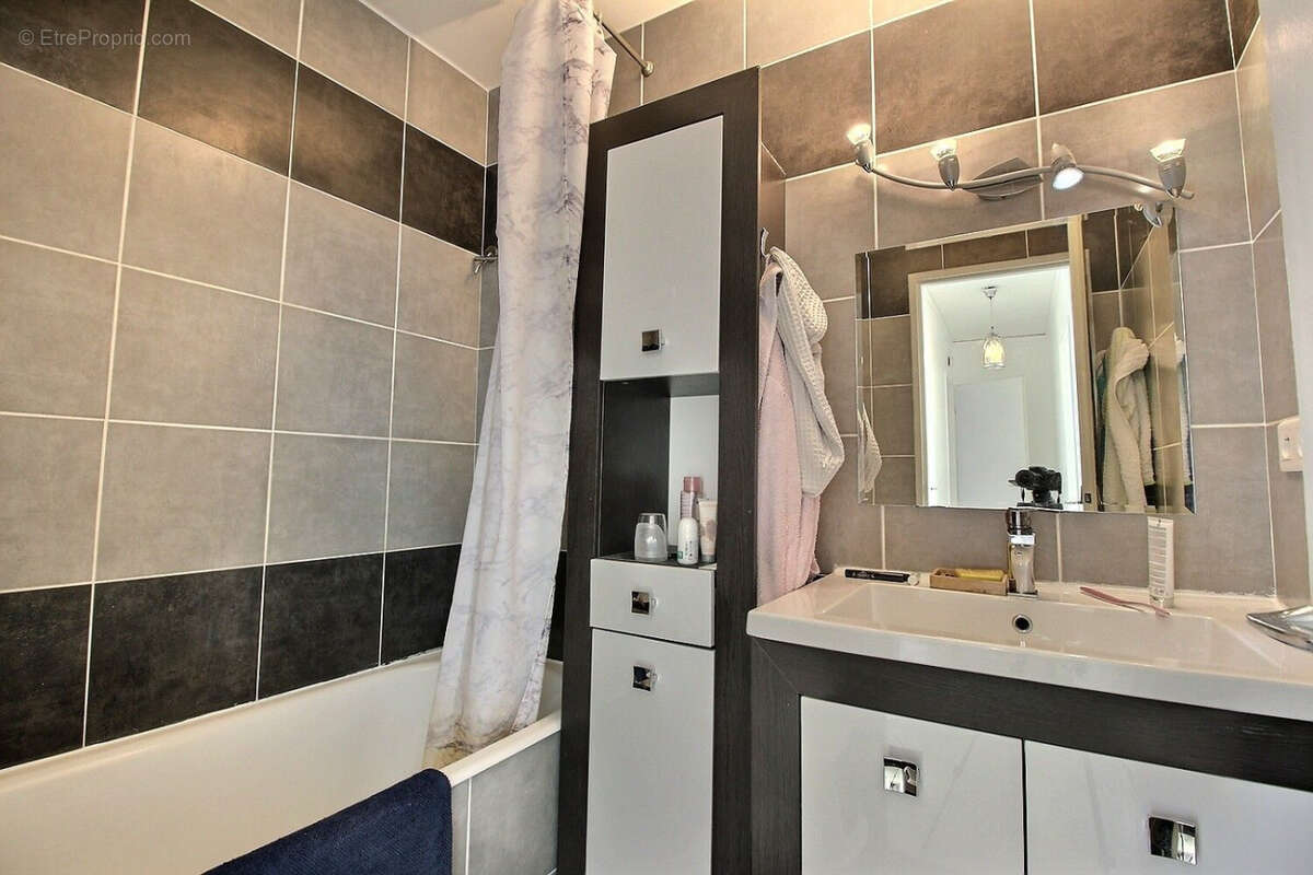 Appartement à ISSY-LES-MOULINEAUX