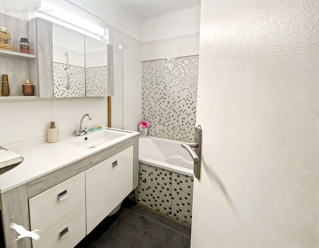 INVEST - Appartement Marseille 3 pièce(s) 63 m2 - photo 12