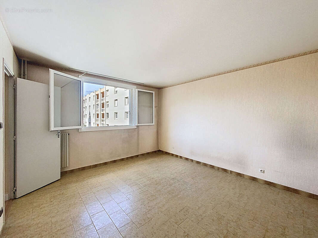 Appartement à MARSEILLE-11E