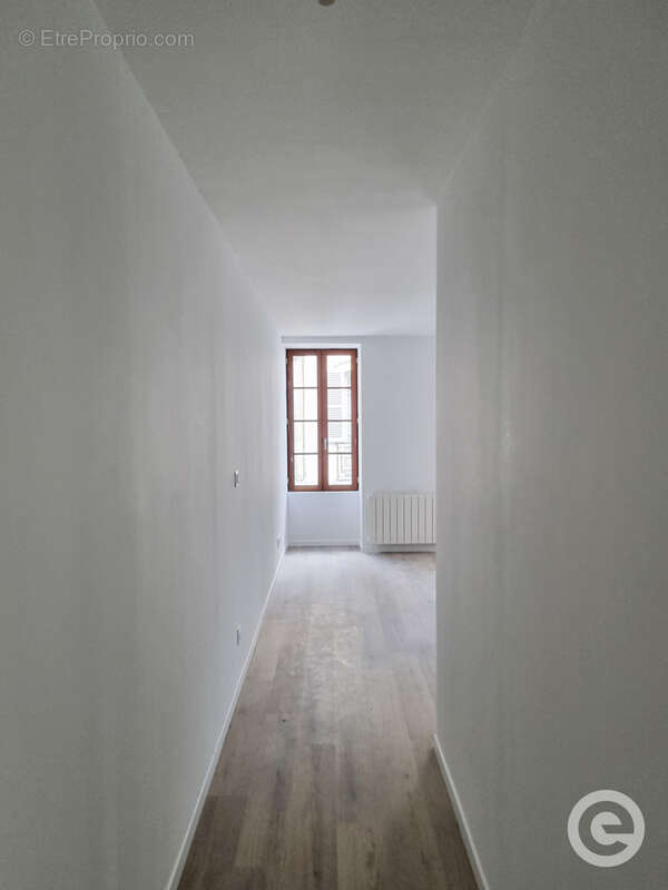 Immeuble de 5 logements au centre-ville d'Avallon avec dépendances - photo 7