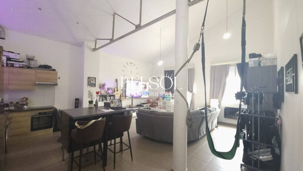 grande pièce de vie, cuisine, salon - Appartement à PERPIGNAN