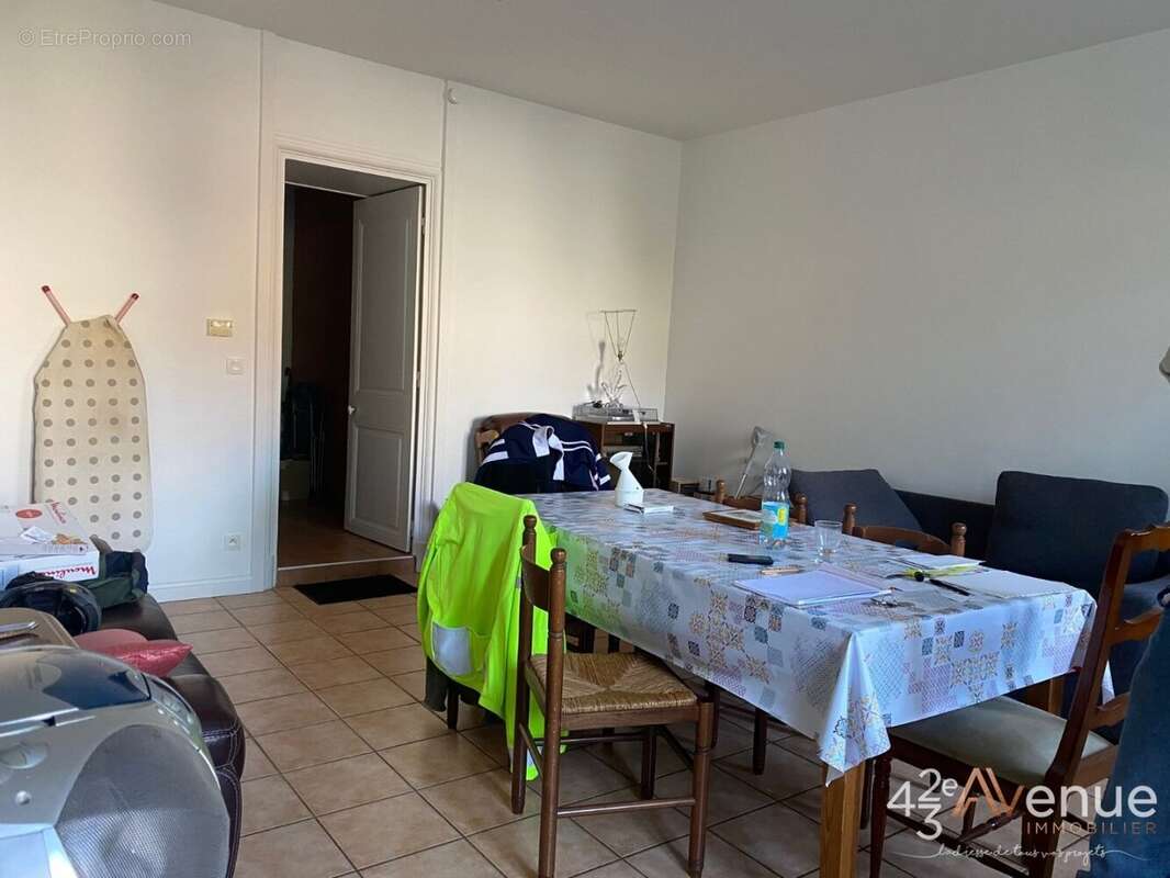 Appartement à SAINT-JUST-SAINT-RAMBERT