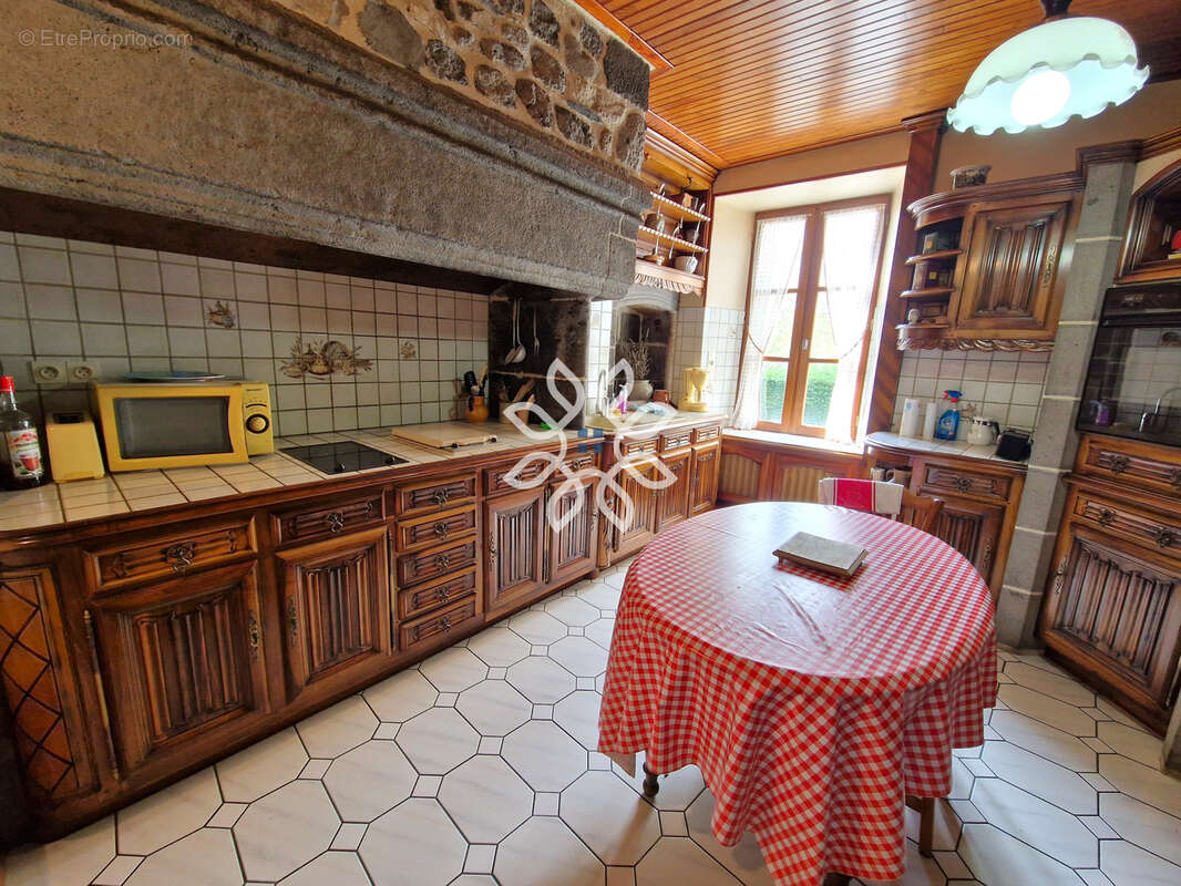 Maison à PEYRUSSE