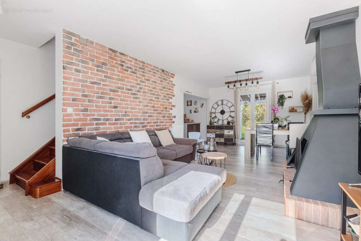 Maison à CASTELGINEST