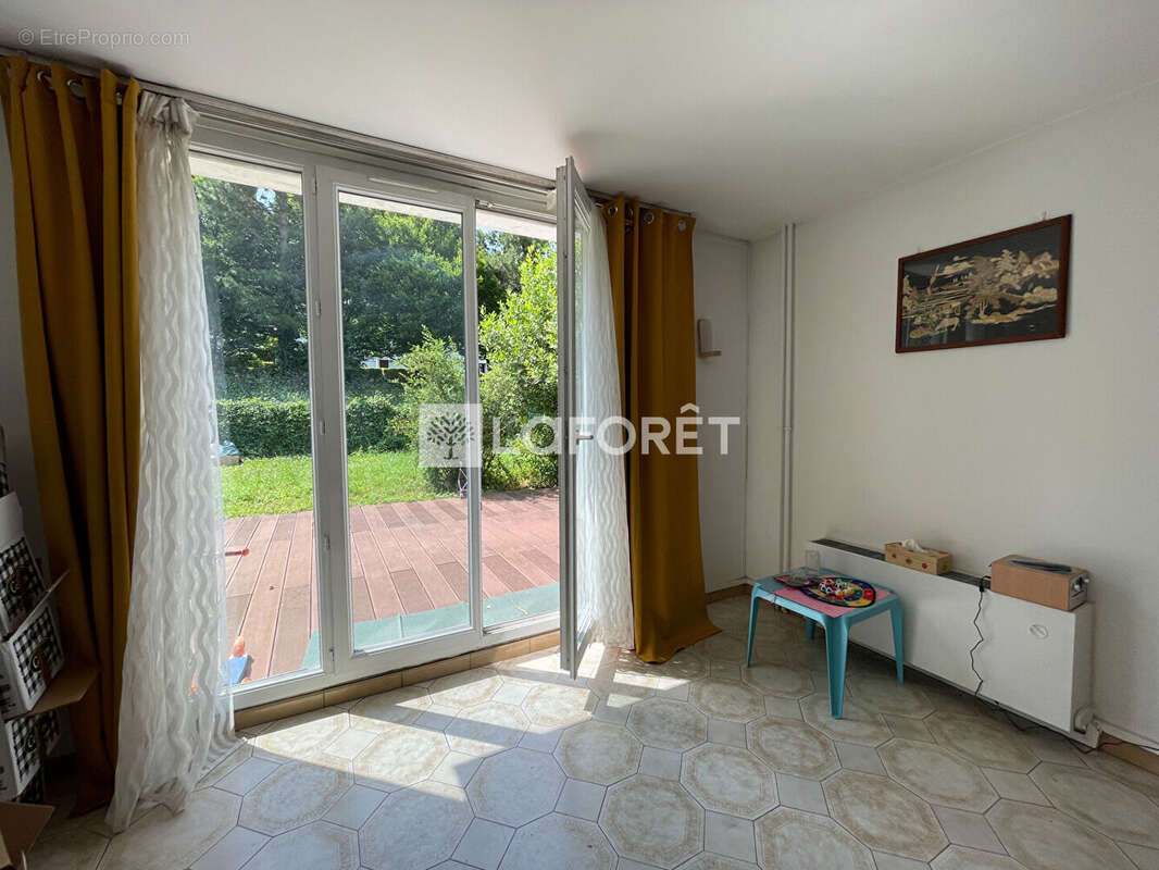 Appartement à FONTENAY-SOUS-BOIS