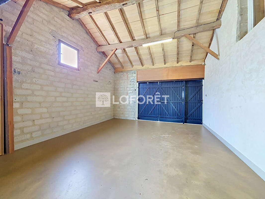 Maison à POLLIAT