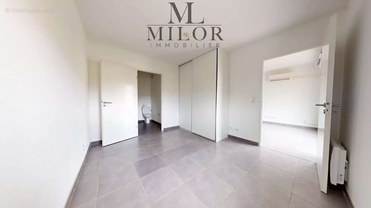 Appartement à CARROS