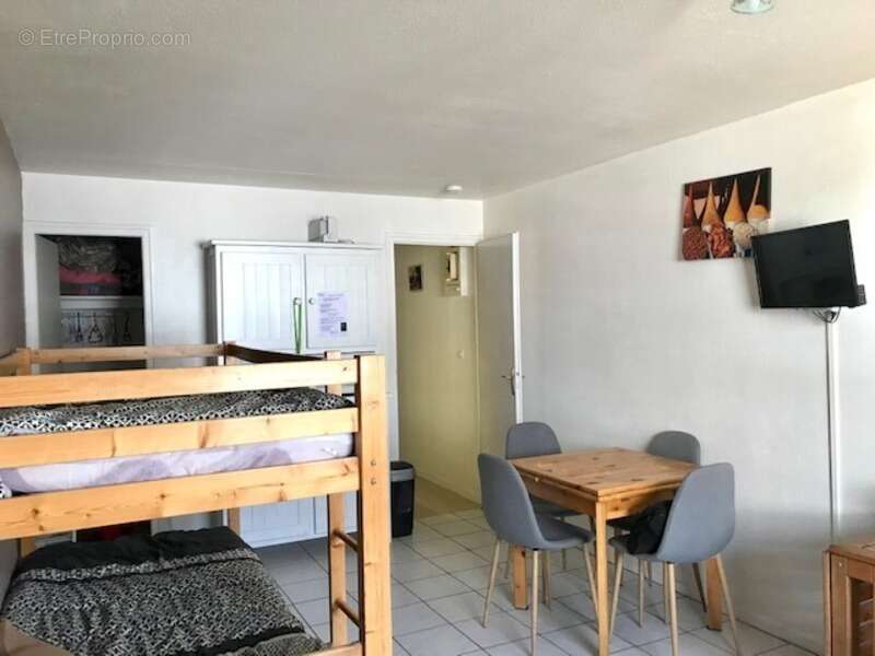 Dans la Station de la MONGIE dans les Hautes Pyrénées un studio de 26 m² aux pieds des pistes de ski avec Balcon et cellier - photo 2