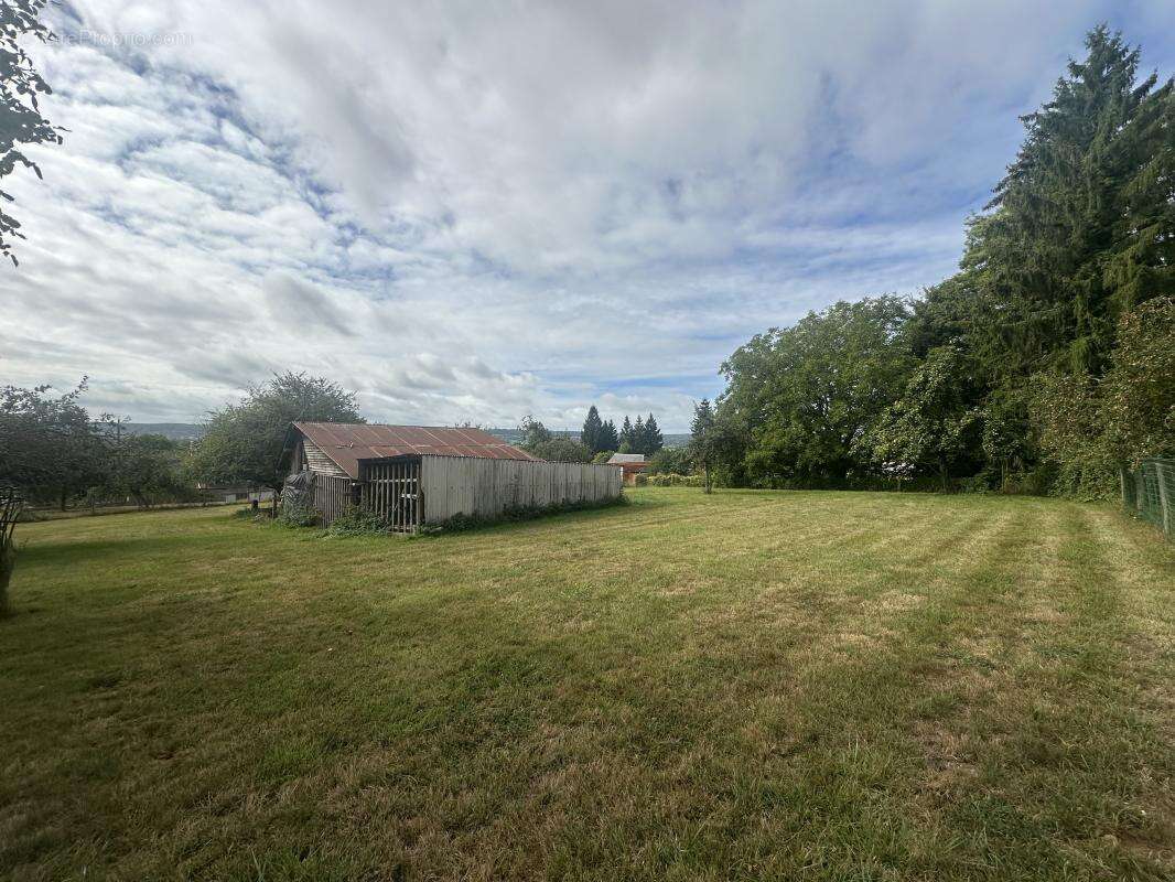 Terrain à SAINT-MARTIN-AUX-CHARTRAINS