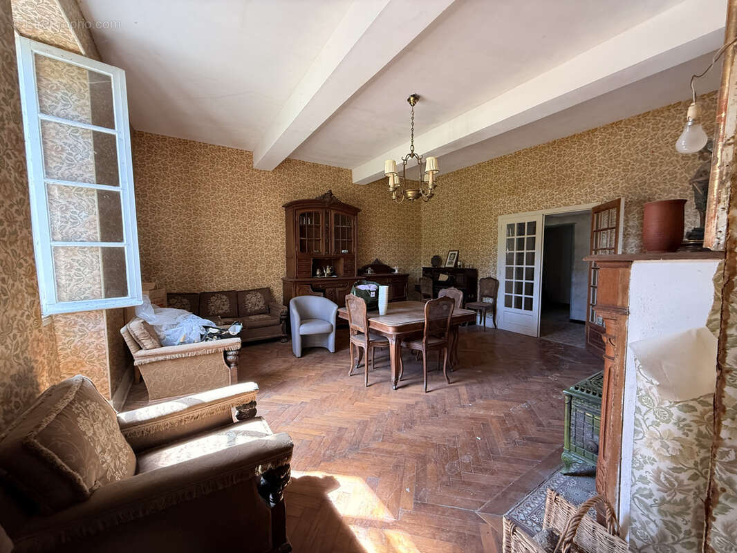 Maison à MEZIN