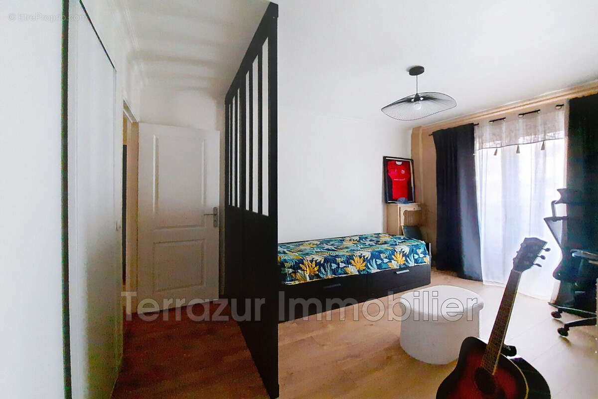 Appartement à VALLAURIS