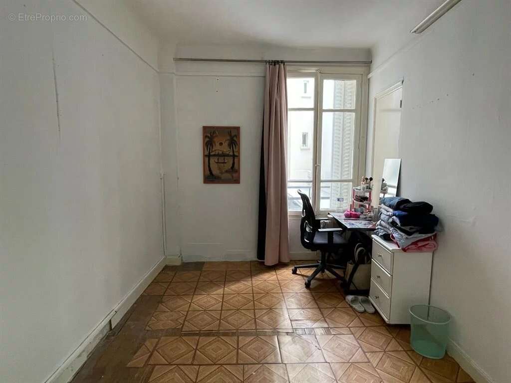 Appartement à PARIS-10E