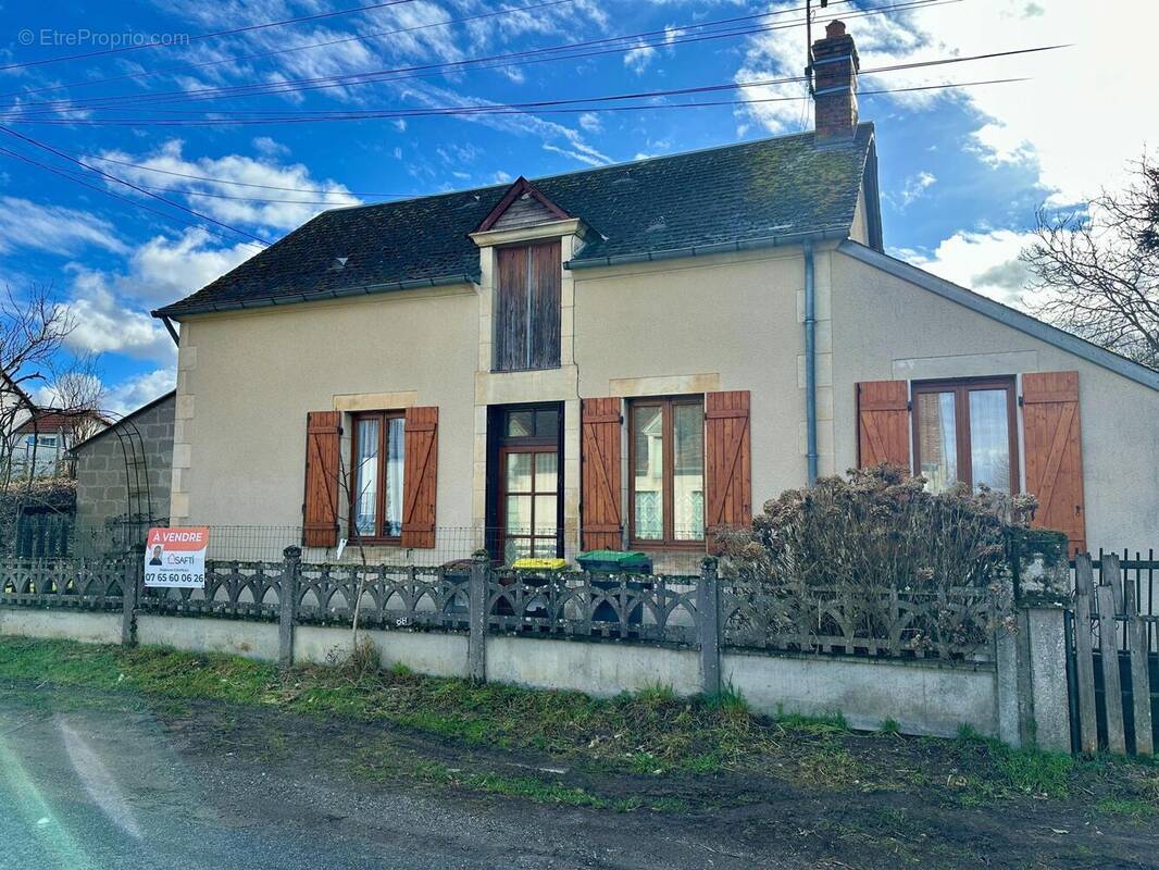 Photo 1 - Maison à LA CHAPELLE-HUGON