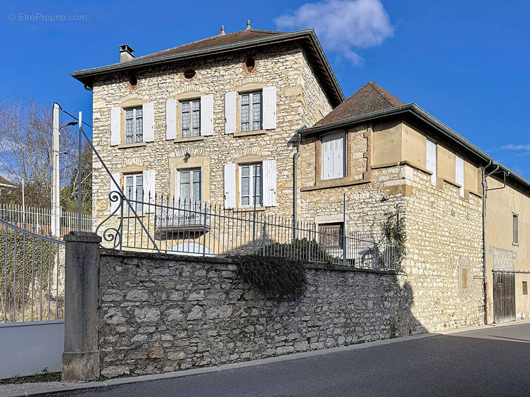 Maison à BOURGOIN-JALLIEU