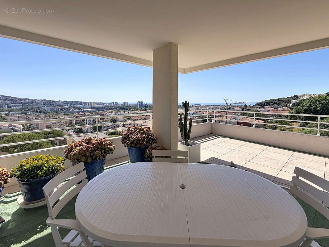 Appartement à SAINT-LAURENT-DU-VAR