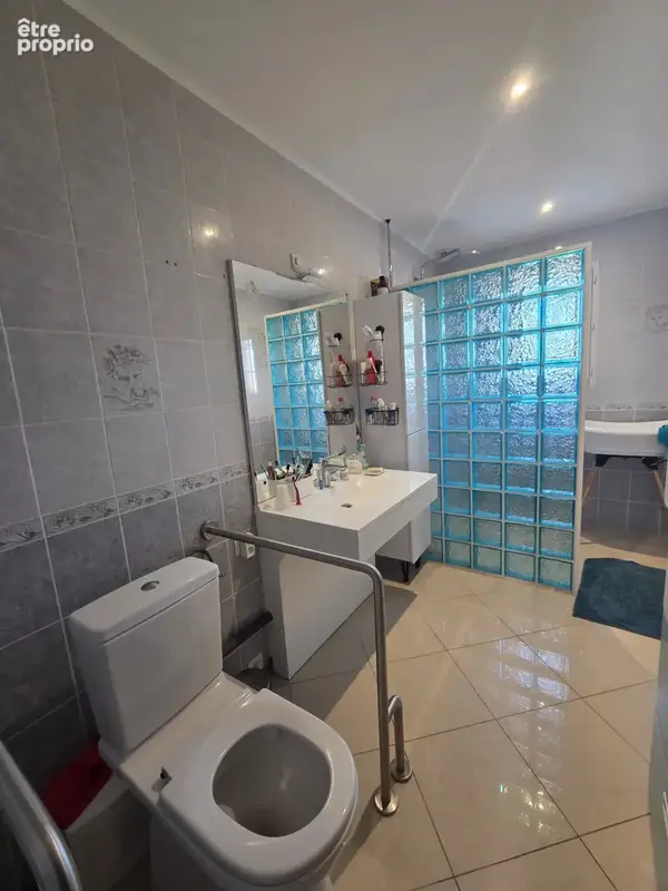 Maison 6 pièces 147 m² à vendre à Douzat (16290) - photo 8