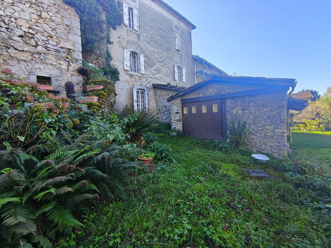 Demeure du xviii a lescure - photo 1