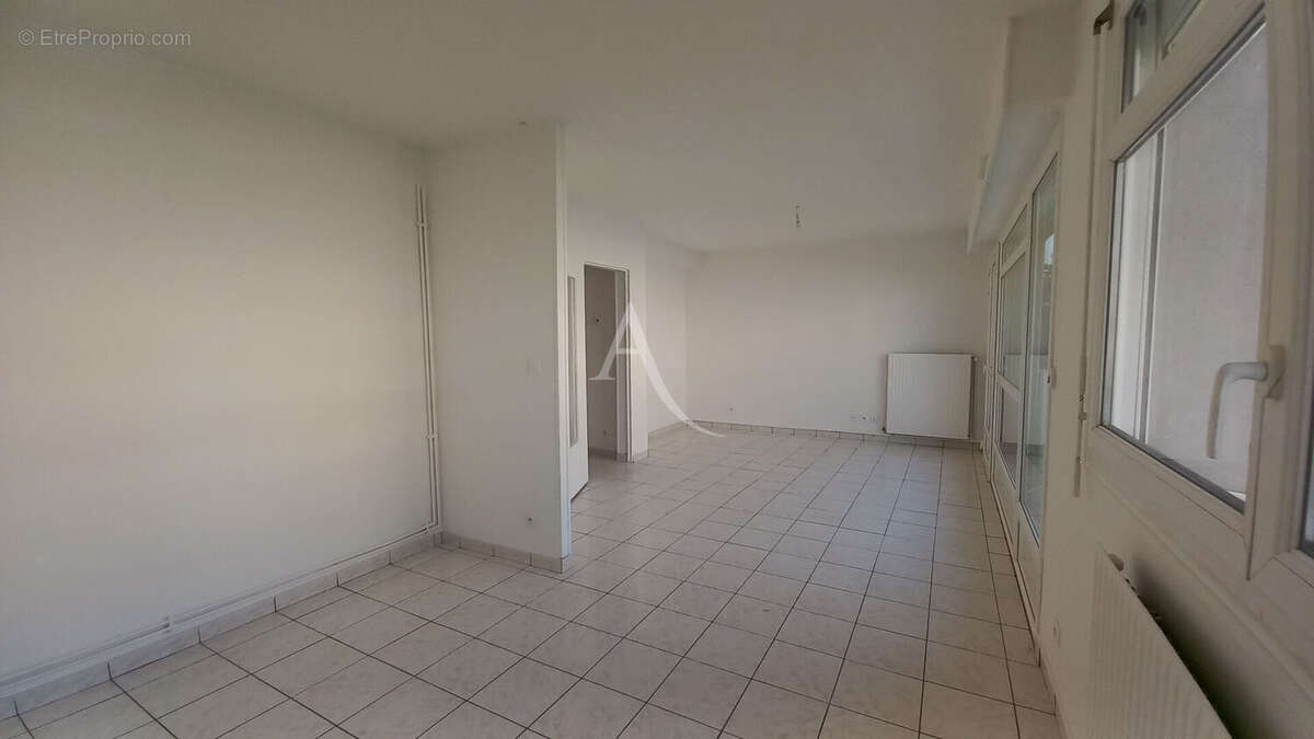Appartement à PETIT-COURONNE