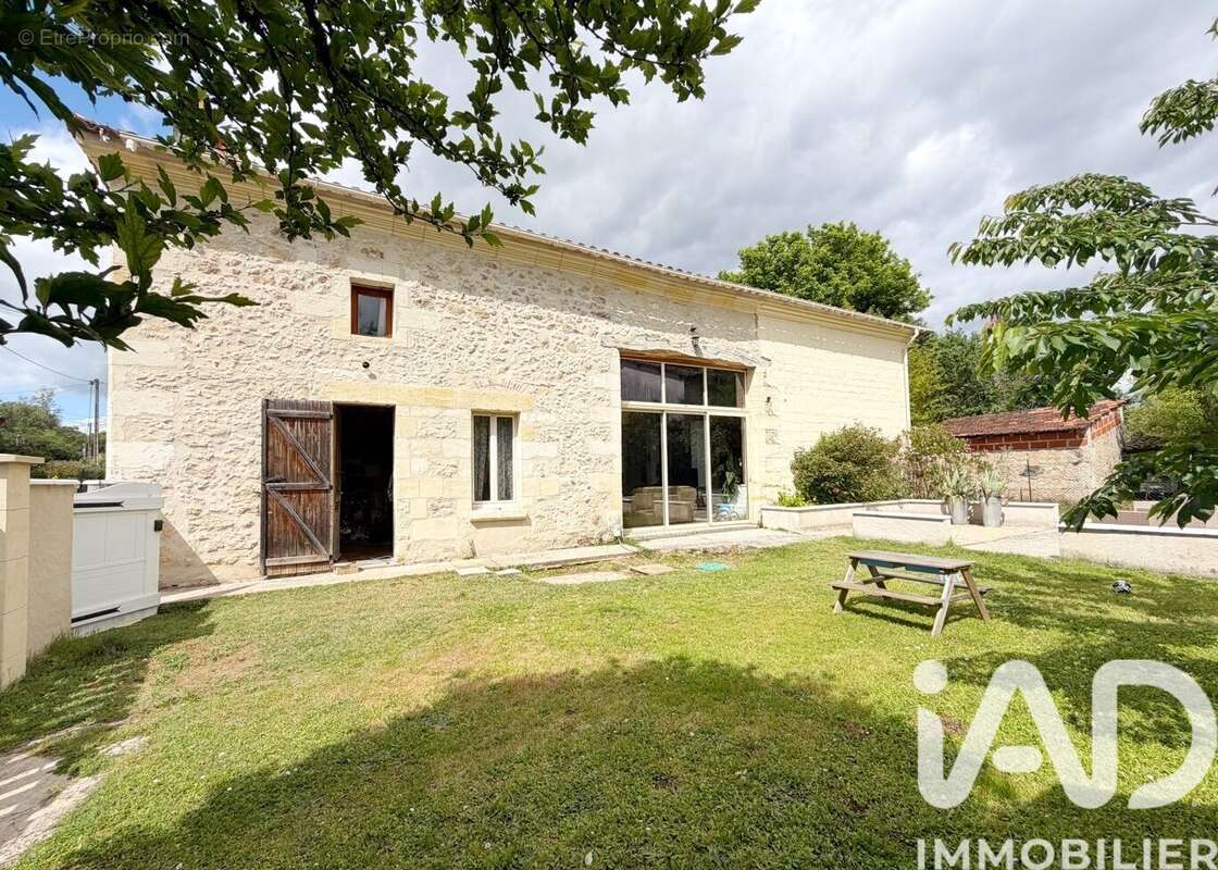 Maison 217 m² à Menesplet  - photo 2