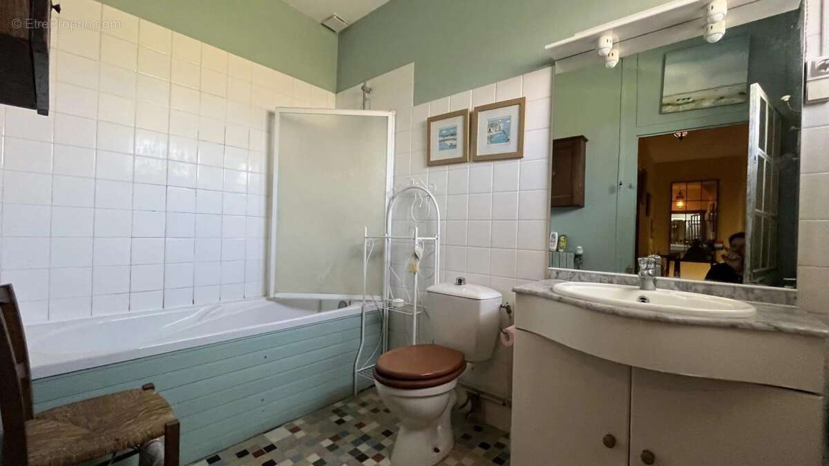 Maison à CHENAC-SAINT-SEURIN-D&#039;UZET