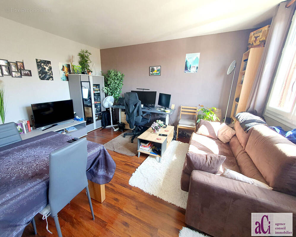 Appartement à L&#039;HAY-LES-ROSES