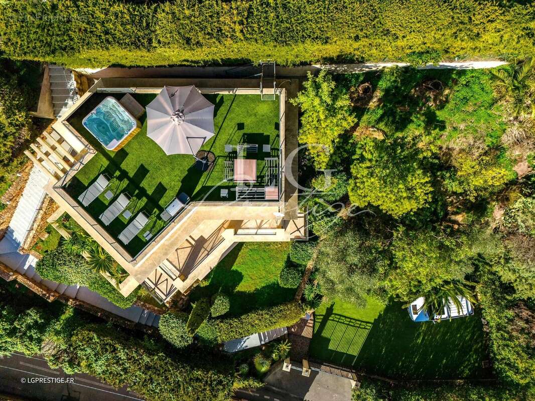 Maison à MANDELIEU-LA-NAPOULE