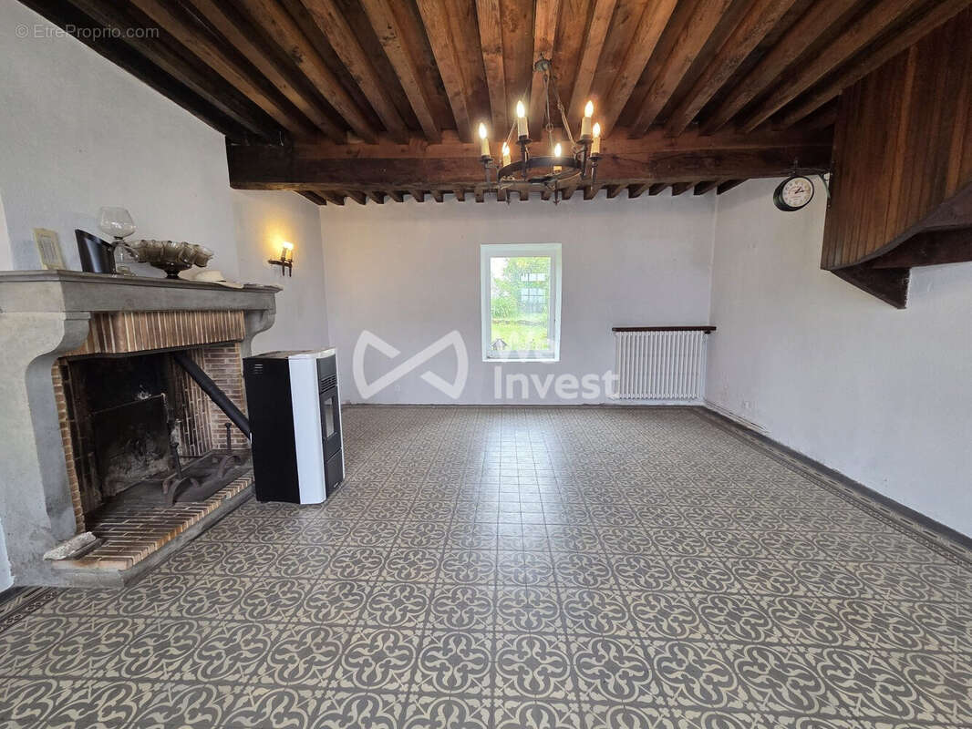 Maison à QUARRE-LES-TOMBES